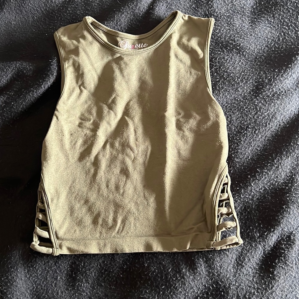 very fitting tank top